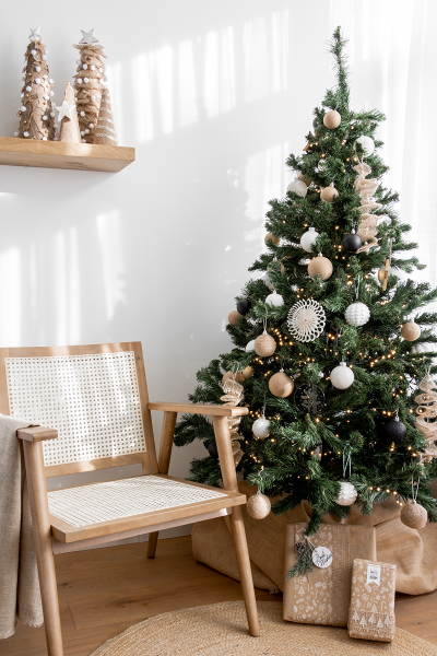 Kerstboom versieren: 4 tips voor het natuurlijk jouw kerstboom