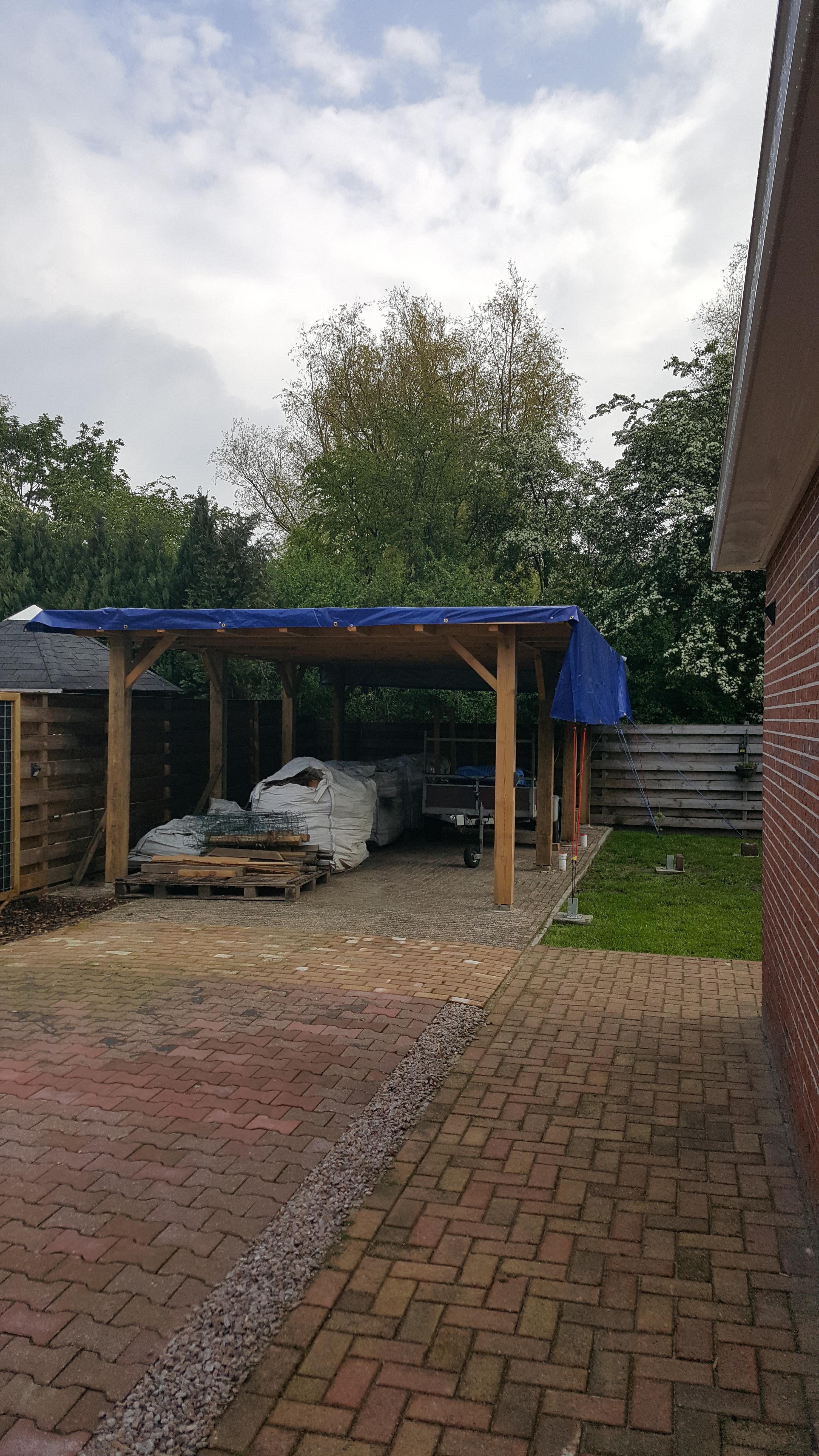 Afdekzeil blauw zwaar (250gr/m²) gebruik: Nood dak voor de carport